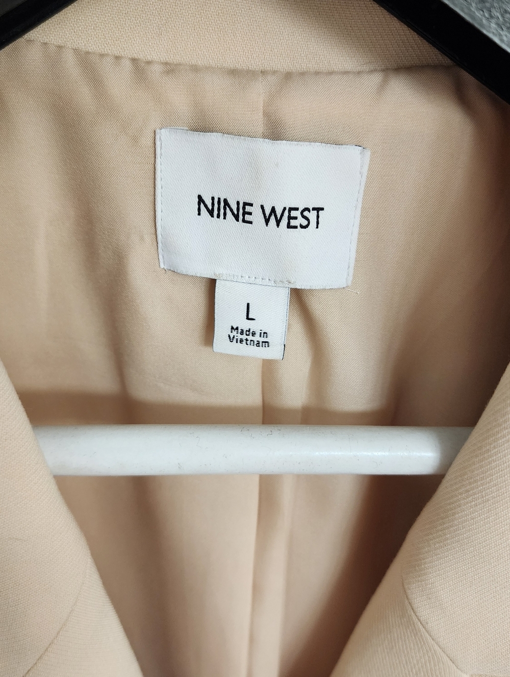 LIKE NEW Nine West cream Women's Jacket Large With Cream & Brown Shorts Size 12